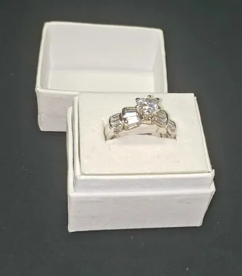 New Women's Ring
