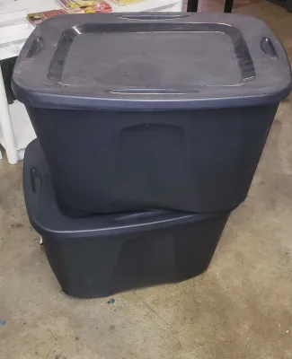 2 Storage Totes