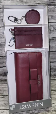 New Nine West Accessories Set