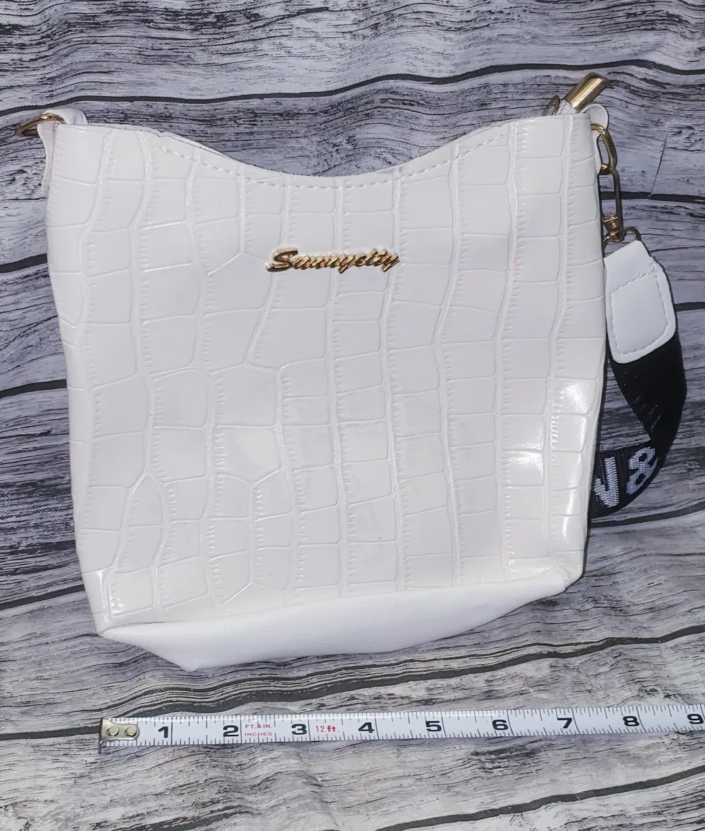 Crossbody Bucket Bag with guitar Strap Style