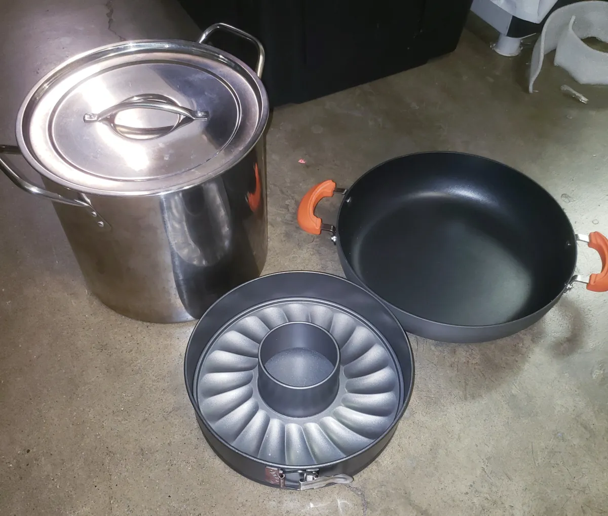 Lot of Cookware