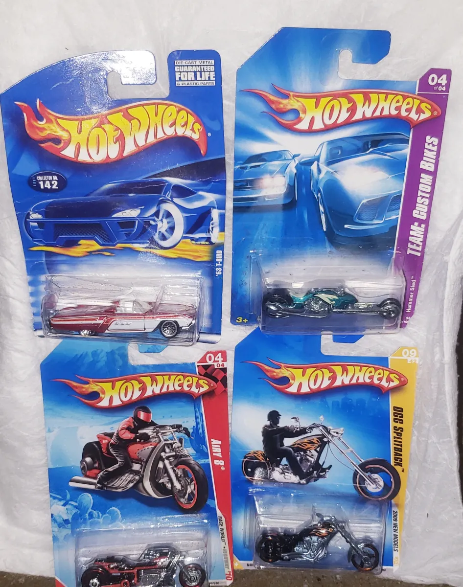 Lot 2 of New Hotwheels 2000s #JC