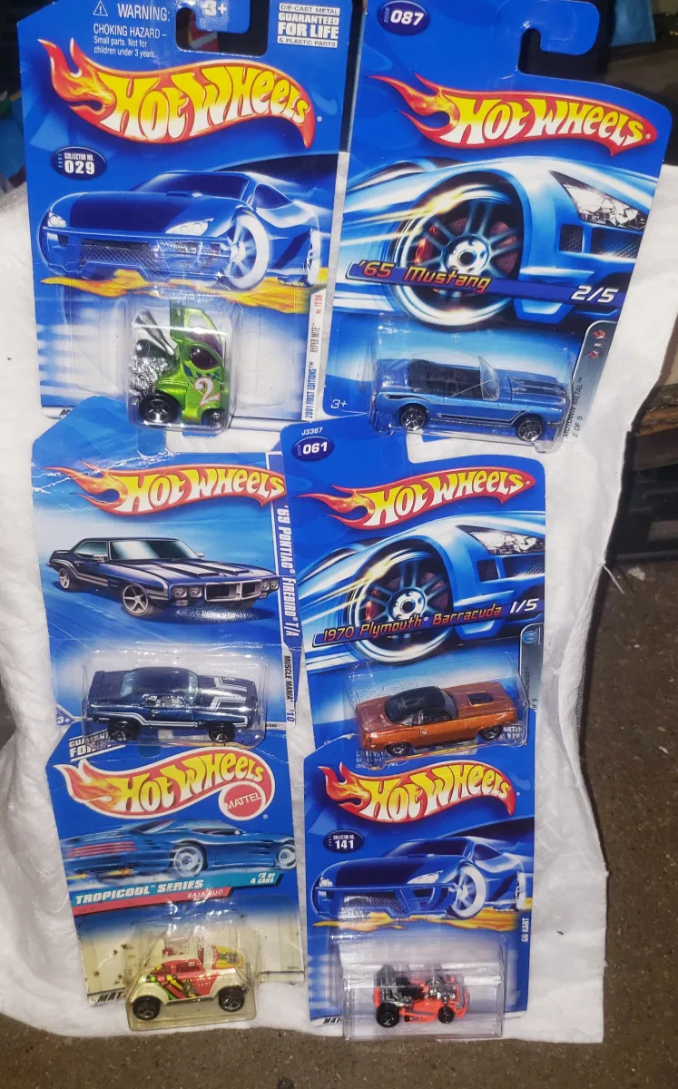 Lot 4 of New 2000s Hotwheels #JC