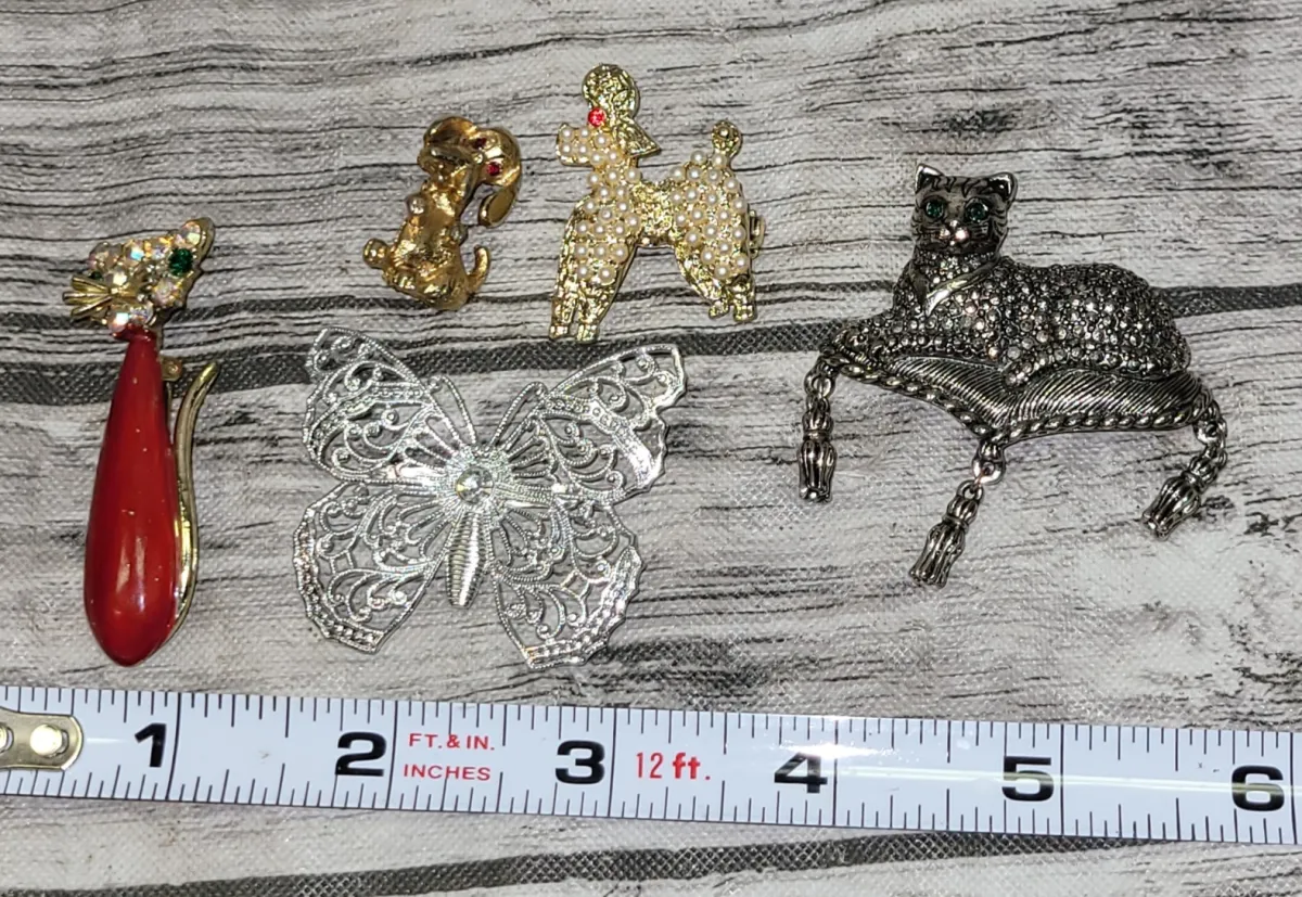 Lot of Brooches, Cats, Butterfly and more #JC