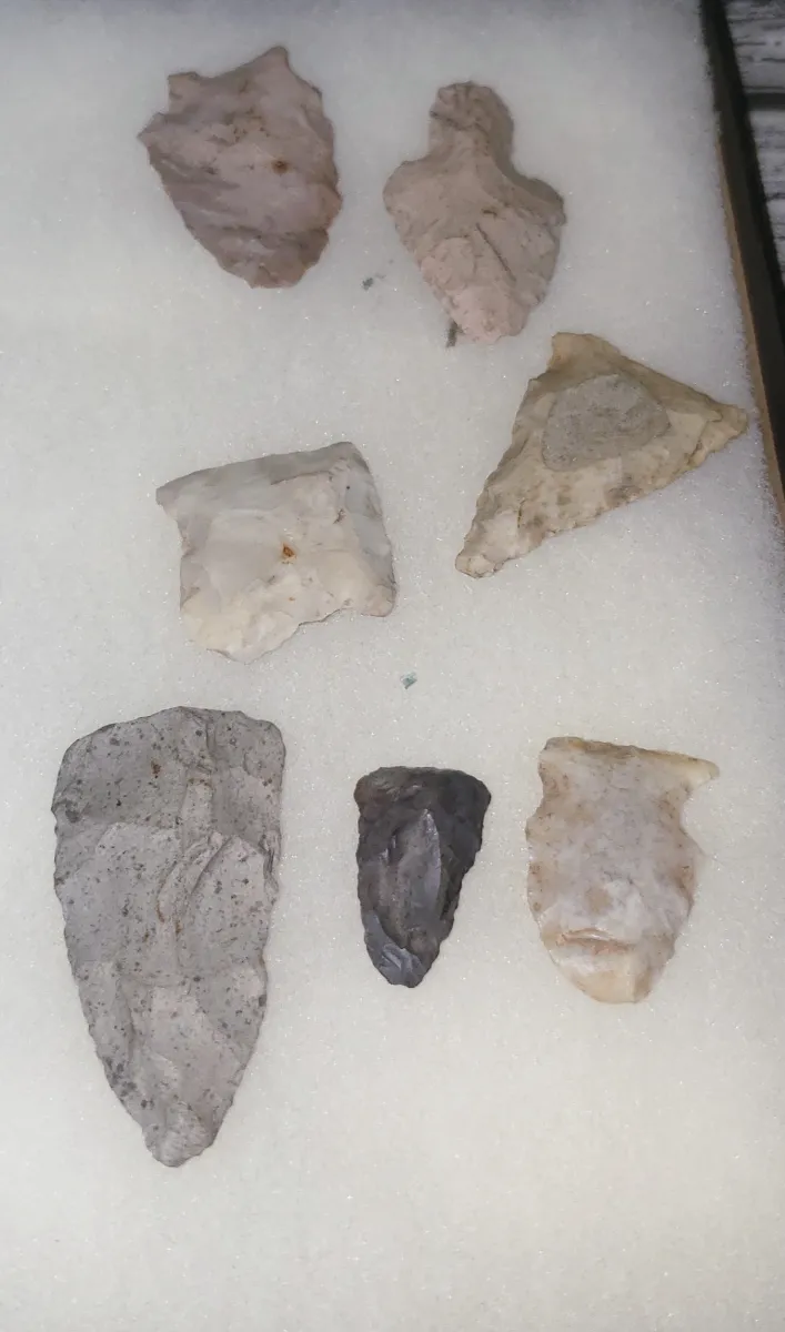 Lot 2 of Assorted Arrowheads #R