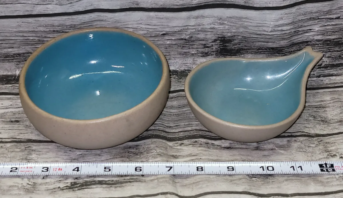 Lot of 2 Pieces Pigeon Forge Pottery #R
